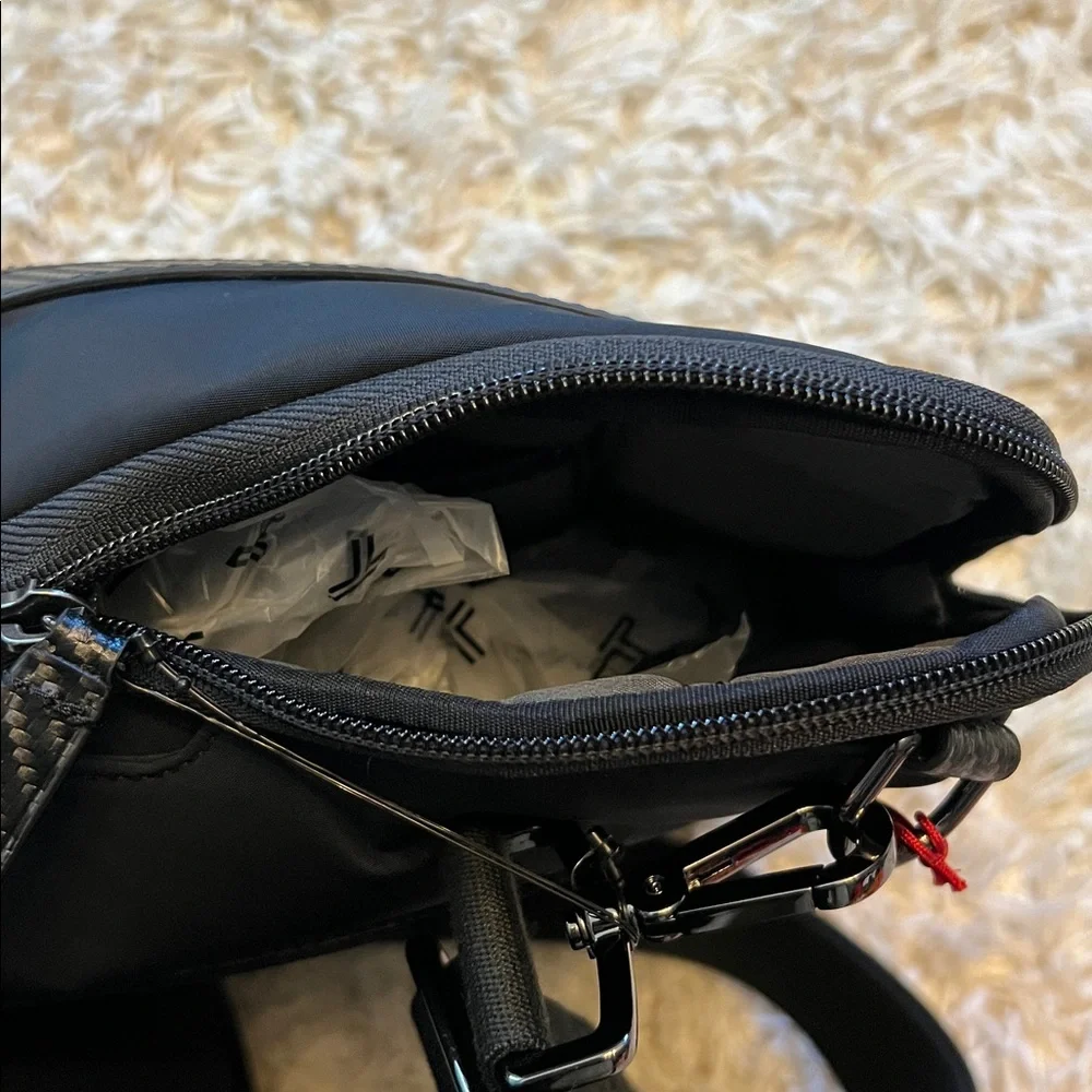 NWT Tumi KALVIN Laptop sleeve Crossbody